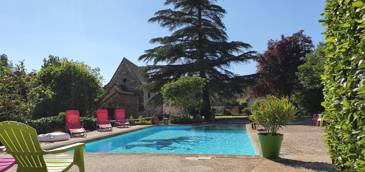 Auberge Du Relais D Auniac Hotel Bar Restaurant Piscine アングラール・ノザック エクステリア 写真