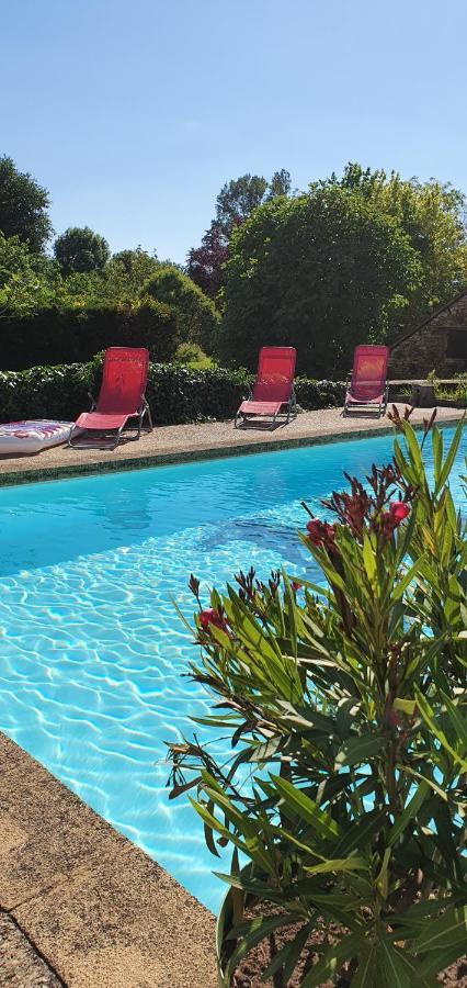 Auberge Du Relais D Auniac Hotel Bar Restaurant Piscine アングラール・ノザック エクステリア 写真