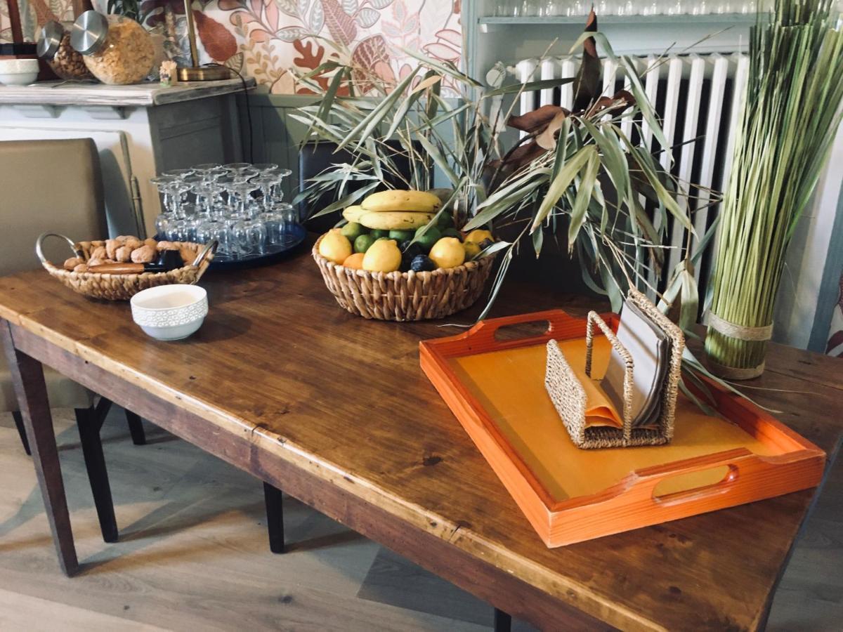 Auberge Du Relais D Auniac Hotel Bar Restaurant Piscine アングラール・ノザック エクステリア 写真