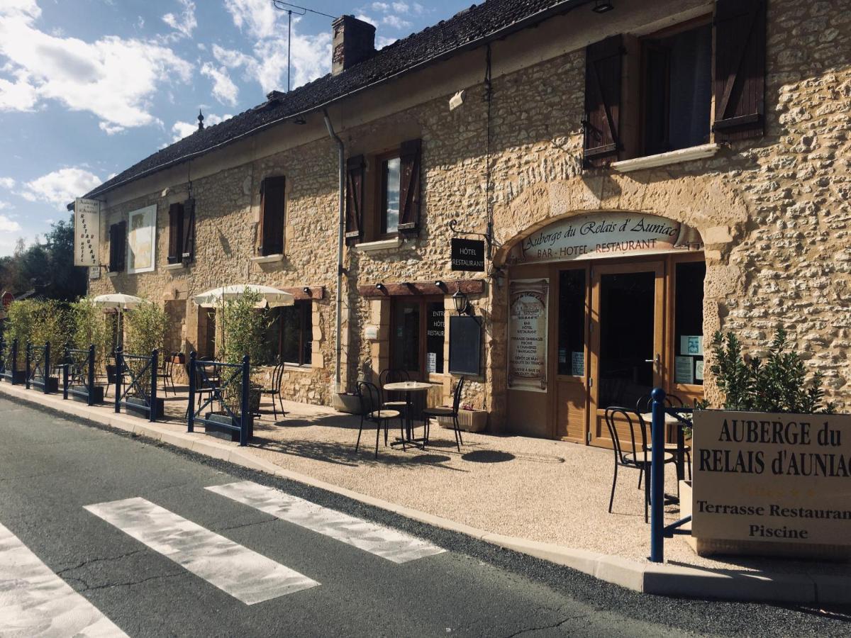 Auberge Du Relais D Auniac Hotel Bar Restaurant Piscine アングラール・ノザック エクステリア 写真